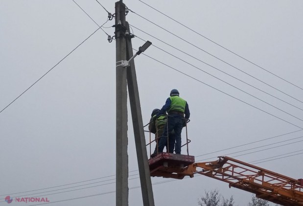 FOTO // Partidul „ȘOR” continuă lucrările de ILUMINARE STRADALĂ a satelor conduse de primarii formațiunii