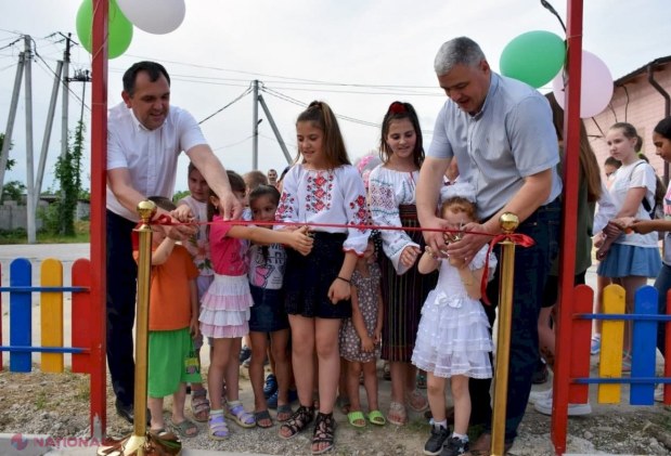 FOTO // În raionul Orhei sunt INAUGURATE săptămânal câteva terenuri de joacă pentru copii