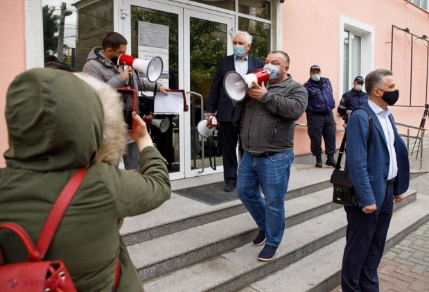VIDEO, FOTO // Ample ACȚIUNI DE PROTEST în toate raioanele R. Moldova. Cetățenii R. Moldova, susținuți de Partidul „ȘOR”, i-au cerut lui Dodon să demisioneze: „Guvernare este mai periculoasă decât COVID-19”