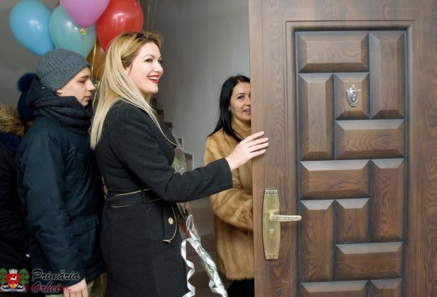 FOTO // Alte opt familii din Orhei și-au realizat visul - APARTAMENTE SOCIALE la doar 500 de lei pe luna