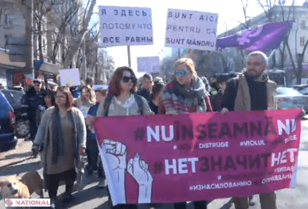 VIDEO // Marș feminist „NU înseamnă NU!”: „8 martie e ziua pe care obișnuim s-o sărbătorim cu flori și ciocolate. În restul zilelor, femeile trăiesc în violență”