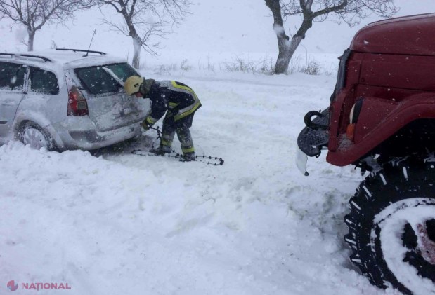 FOTO // Autoritățile dau asigurări că toate traseele din republică sunt PRACTICABILE. Premierul a solicitat evacuarea zăpezii de pe drumurile din capitală și din întreaga republică