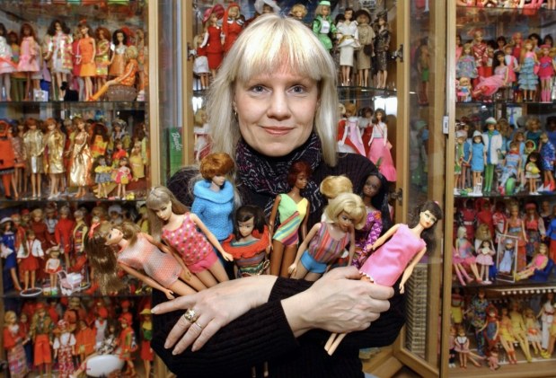 Povestea celei mai mari colecții de păpuși Barbie. E în Cartea Recordurilor și e deținută de o germancă: Fiica mea nu le-a vrut