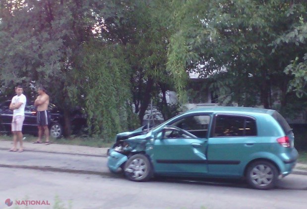 FOTO // ACCIDENT pe strada Costiujeni din capitală