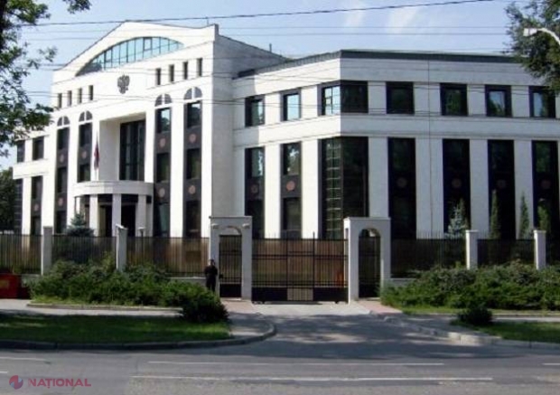 Autoritățile de la Chișinău solicită unor diplomați ruși să PĂRĂSEASCĂ în 72 de ore R. Moldova. Dodon AMENINȚĂ guvernarea