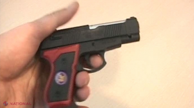 Trei moldoveni au băgat spaimă în cumpărătorii unui supermarket din Italia cu un pistol jucărie