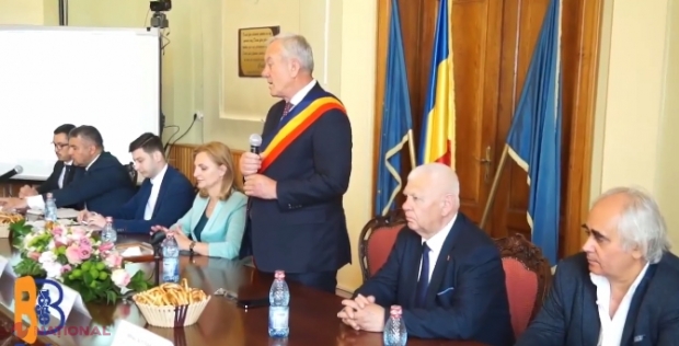 VIDEO // Directorul TNME din Chișinău, Petru Hadârcă, va conduce și Teatrul Municipal ,,V. Maximilian