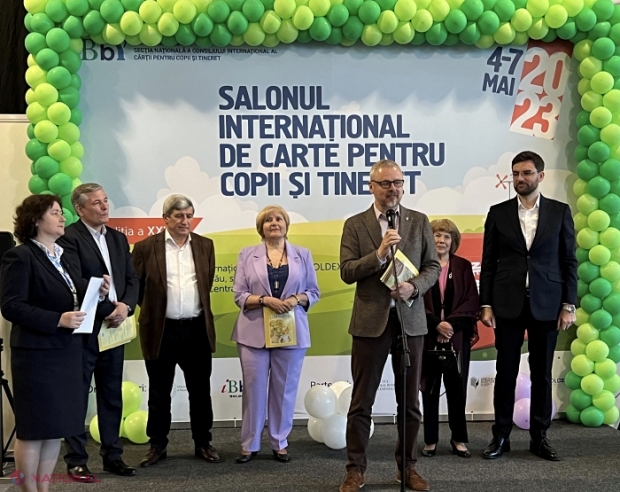 Salonul Internațional de Carte pentru Copii și Tineret, inaugurat cu un recital al poeților basarabeni, selectați de criticul literar român Ion Pop pentru antologia „Poezia românească după 1945”