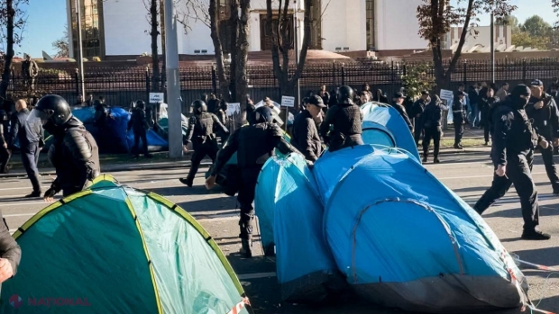 Participanții la PROTESTE care vor îndemna la RĂZBOI sau agresiune vor fi înlăturați imediat de POLIȚIE, iar manifestația - SISTATĂ. CSE a aprobat măsuri mai DURE și în privința celor care blochează deliberat circulația