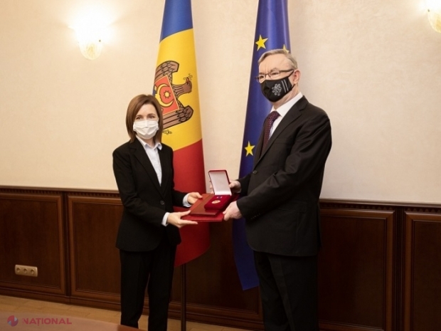Primul diplomat străin, decorat de președintele Maia Sandu