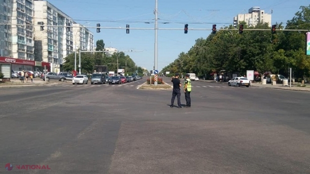 O tânără, prinsă la volan fără permis de conducere, a încercat să MITUIASCĂ inspectorii de patrulare