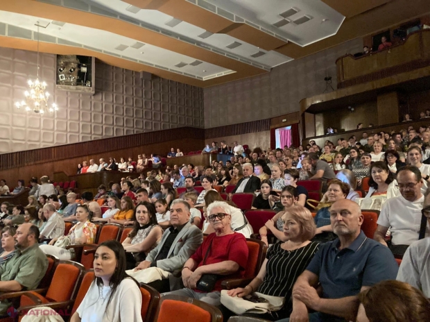 VIDEO, FOTO // „ActOrchestra”, piesa Teatrului Național „I.L.Caragiale” din București, s-a jucat cu sala plină în toate cele trei reprezentații de la Chișinău, Bălți și Cahul. În septembrie urmează noi surprize din partea teatrului bucureștean