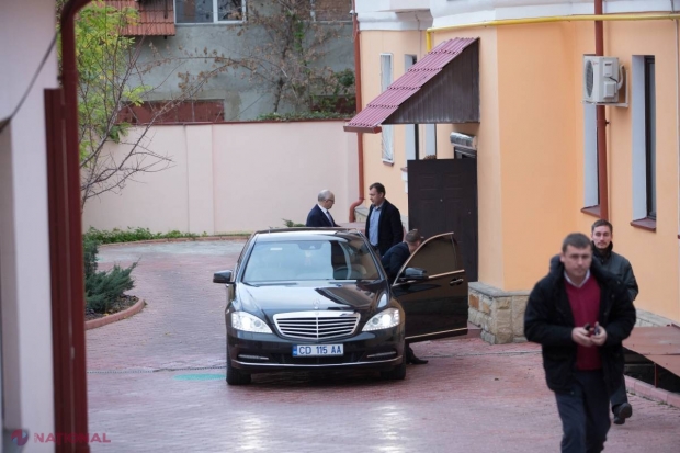 FOTO // Vizită SECRETĂ la sediul PCRM. „Este persona non grata și nu are dreptul să vină?”