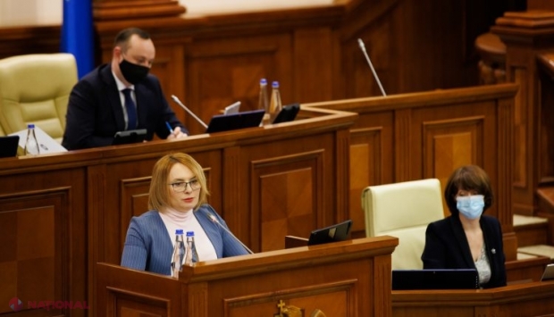 Tablou DEZOLANT: În R. Moldova se consumă anual 250 de milioane de sticle cu BERE și doar un milion de CĂRȚI. Decizia luată de Parlament pentru a încuraja LECTURA