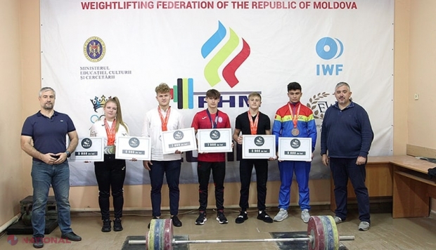 VIDEO // Halterofilii din R. Moldova, cu suportul A.S.I.C.S., au scris ISTORIE la Campionatul European din Polonia. Anastasia Ceornopolc, medaliată cu AUR: „Mă bucur mult că ajutați sportivii cu aceste recompense”