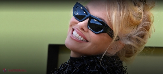 FOTO // Pamela Anderson, ca o bunicuță pe străzile din Malibu, fără machiaj și cu păr cărunt. Imaginile cu actrița au surprins pe toată lumea