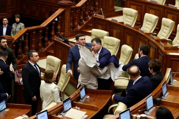DOC, UPDATE // ADOPTAT în primă lectură! BĂTAIE în Parlament înaintea votului care ar face DREPTATE LIMBII ROMÂNE în legislația R. Moldova. Puterea: „Trădătorii”; Opoziția prorusă: „Anticipate”