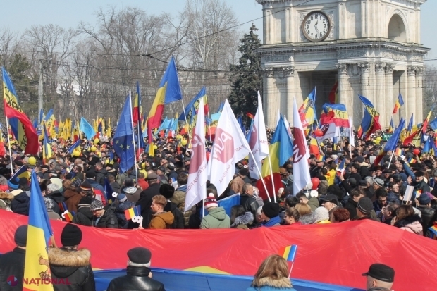 SONDAJ // Majoritatea locuitorilor Chișinăului optează pentru UNIREA cu România. La consultarea publică au participat circa 80 000 de persoane. Câți au spus „DA” și câți „NU” 