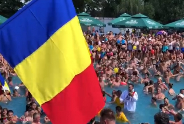 IMAGINI EMOȚIONANTE: Hora Mare în piscină!