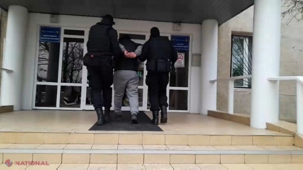 „Dreptate” ca în Evul Mediu la Ialoveni - cu funia de gât, bătut cu răngi metalice și bucăți de lemn, legat de scrânciob și cu pușca la tâmplă: Doi bărbați au răpit și MALTRATAT o persoană din Ialoveni, pe motiv că ultima ar fi furat o bovină