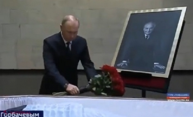 VIDEO // Putin, filmat la priveghiul lui Mihail Gorbaciov: „A ieșit din buncăr”