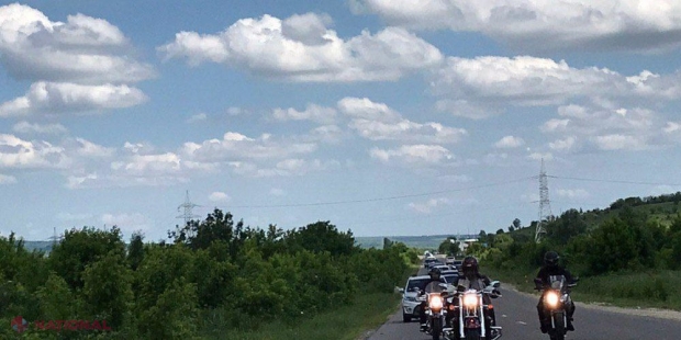 FOTO // Plahotniuc a renunțat la COSTUM și limuzină. A urcat pe motocicletă pentru a ajunge la un eveniment organizat de PD. Liderul democraților a jucat TENIS cu Pavel Filip