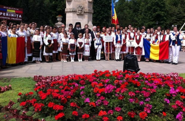 FOTO // De la vlădică până la opinică, în centrul Chișinăului pentru CINSTIREA lui Ștefan cel Mare și Sfânt 