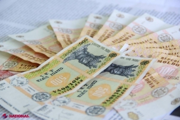 Pensionarii care au mai puțin de 2 000 de lei pe lună vor primi câte 700 de lei în ajunul sărbătorilor de iarnă