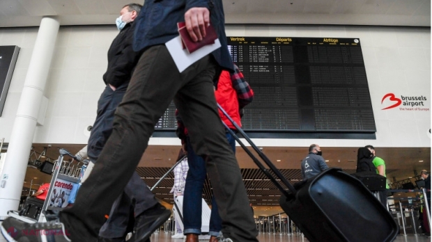 UE își deschide granițele pentru toți călătorii imunizați cu vaccinuri aprobate în Europa: Serurile din Rusia și China nu vor fi luate în seamă