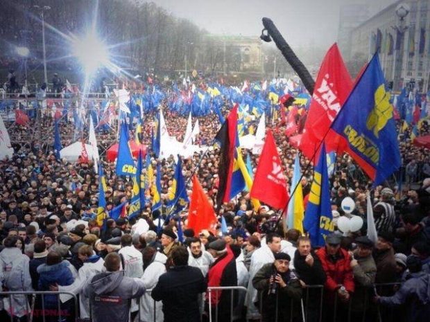 Rezoluţie // Protestatarii de la Kiev îi dau o ULTIMĂ ŞANSĂ lui Ianukovici 