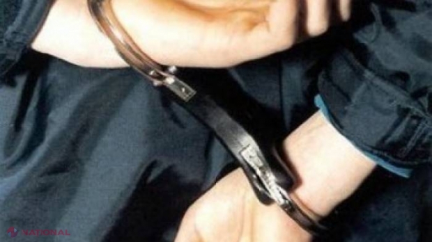 Fals polițist, prins cu mită