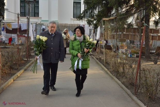 PREMIERĂ // Conducerea capitalei a ales ALT monument pentru a-l omagia pe Mihai Eminescu