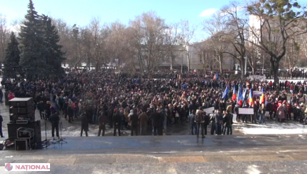 Mitingul PD: Oamenii îndemnați direct să-l susțină pe Plahotniuc la funcția de premier: „Cine este acel lider? Plahotniuc!”