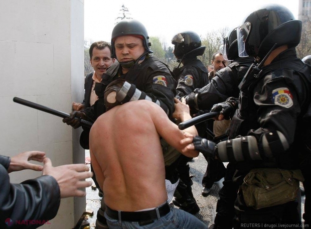 Voronin, REVOLTAT de torturarea tinerilor după 7 aprilie