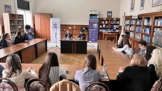 FOTO // Adrian Dupu, luat la întrebări de viitorii diplomați ai R. Moldova. „Acești tineri își doresc să contribuie la dezvoltarea R. Moldova și consolidarea relației cu România”