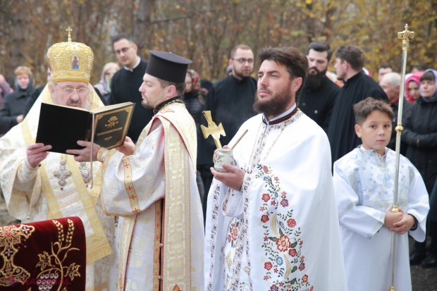 FOTO // La Ratuș a fost INAUGURATĂ o „nouă EMBLEMĂ” a Mitropoliei Basarabiei – Biserica cu hramul „Sf. Cuvioasa Parascheva și Sf. Ioan Botezătorul”. Înaltpreasfințitul Petru, aprecieri pentru „evenimentul ISTORIC” organizat de Părintele Ioan Marian