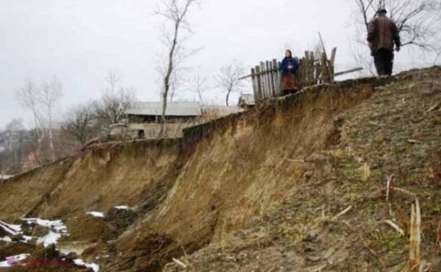 PERICOL în coasta Chişinăului. Şase case riscă să se PRĂBUŞEASCĂ