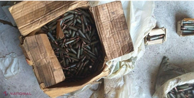 FOTO // SUTE de CARTUȘE și grenade, păstrate în podul casei unei femei din R. Moldova: Ce explicație a oferit proprietara