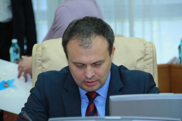 „Troll-ul de rang înalt” Candu lansează o PROVOCARE la adresa „extraterestrului de rang înalt” Sandu: „Ca susținător al ei în alegerile prezidențiale, mi-aș dori o CONFRUNTARE politică”
