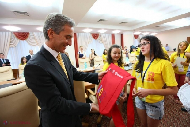 Miniștrii au primit cadouri la ședința Guvernului