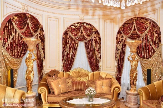 Reportaj FOTO // Lux INCREDIBIL în casa procurorului general al Ucrainei