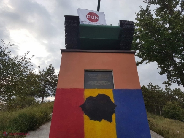 Tancul de la Leușeni, cu țeava îndreptată spre Prut, VOPSIT în culorile tricolorului: Harta României întregite pe monumentul sovietic 