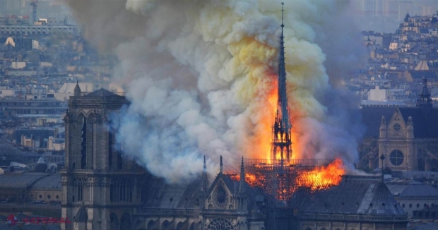 FOTO // Primele IMAGINI din interiorul Catedralei Notre-Dame, după incendiul devastator: MIRACOL pentru cele două simboluri ale creştinătăţii. Ce s-a întâmplat cu altarul şi crucea