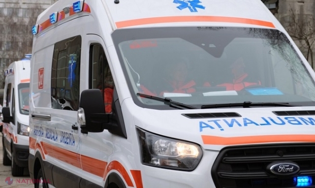 Accident înfiorător la Rezina: O fetiță de 5 ani a căzut cu mandibula într-un gard ascuțit de la biserică. Pentru a fi salvată, a fost transportată cu tot cu bucata de rangă metalică la spital