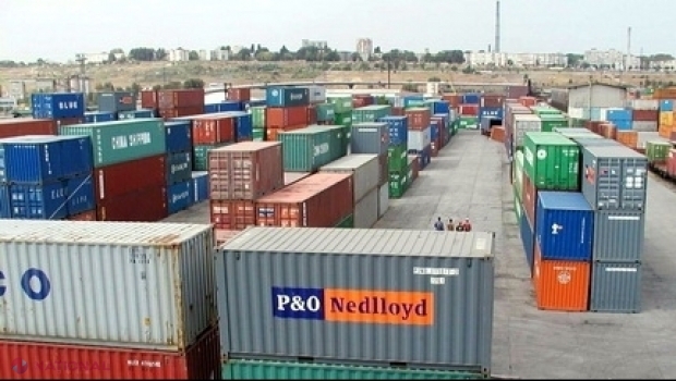 A început RĂZBOIUL comercial dintre SUA şi China. Noile taxe vamale ale SUA pentru importurile chineze au intrat în vigoare  