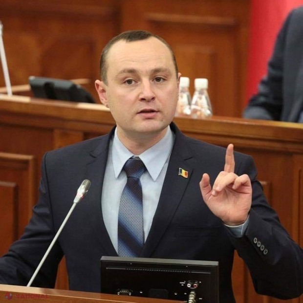 PSRM le întoarce spatele reprezentanților „ACUM”, care vor continuarea discuțiilor prin crearea unor grupuri de lucru: „Să începem procedura de crearea a MAJORITĂȚII parlamentare, a unei coaliției stabile de guvernare”