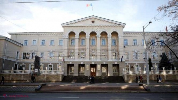 Un fost șef al din cadrul Inspectoratului Național de Investigații al MAI, reținut pentru ÎMBOGĂȚIRE ILICITĂ. Cine este fostul om al legii ridicat chiar de lângă sediul MAI