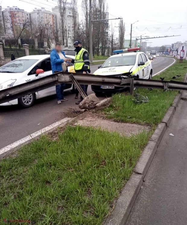 FOTO // O mașină a Poliției, implicată într-un accident la Botanica