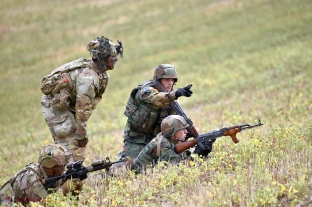 Exercițiu militar moldo-american, la sfârșitul lunii octombrie: Trageri din armamentul de infanterie și salturi cu parașuta