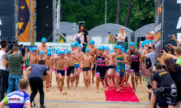 AQUATHLON // Cursă de înot printre copii și maturi, la Valea Morilor